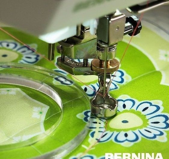 Лапка для швейных машин Bernina №72 для стежки по линейке | Фото 1