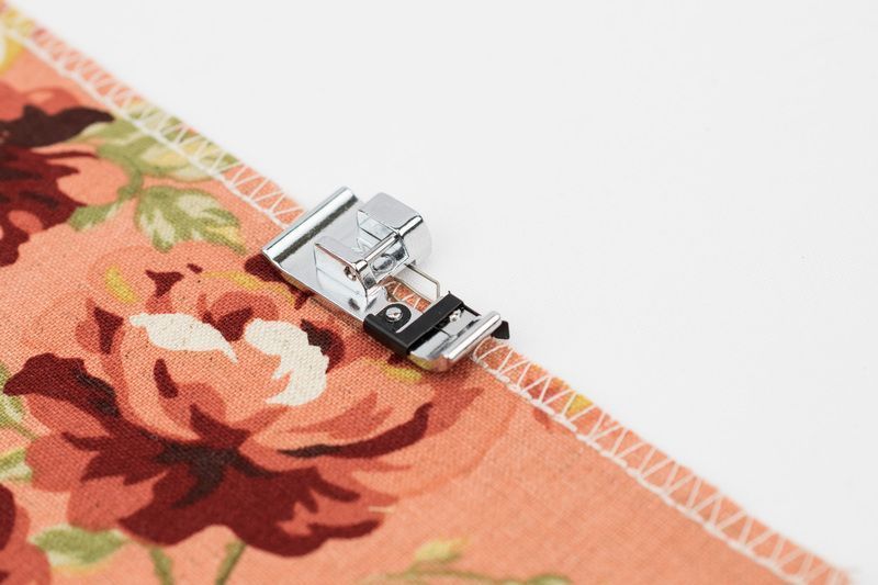 Лапка оверлочная широкая (М) Aurora AU-156