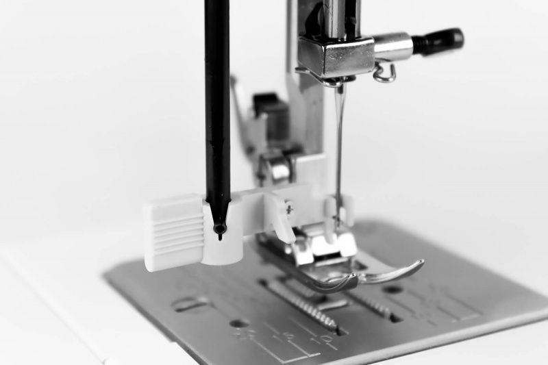 Швейная машина Janome V-17 Escape