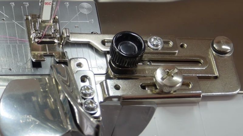Лапка Bernina №87 устройство для окантовки срезов фальцованной косой бейкой 25/12 мм | Фото 4