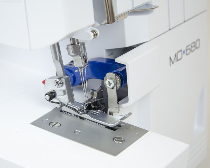 Оверлок Juki MO 680