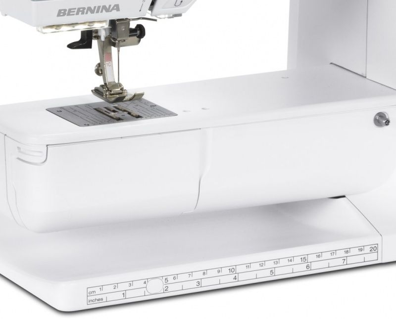 Швейная машина Bernina B480