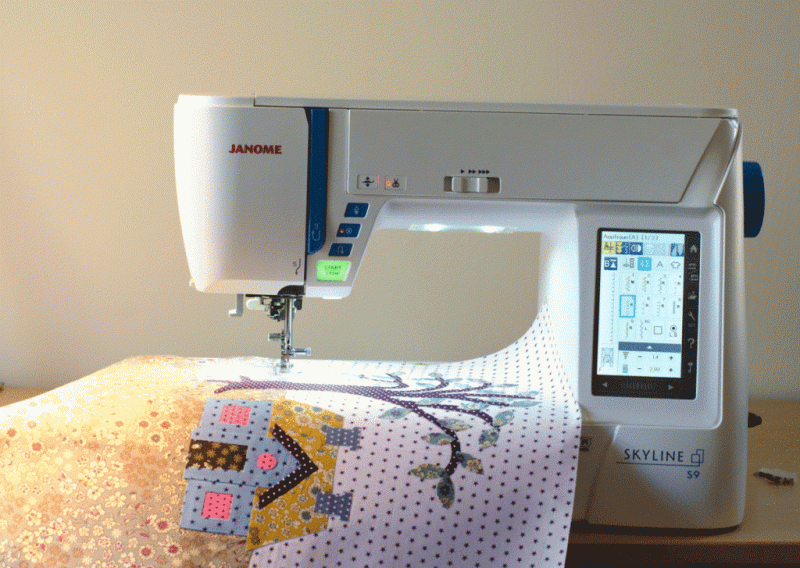 Швейная машина с вышивальным блоком Janome Skyline S9