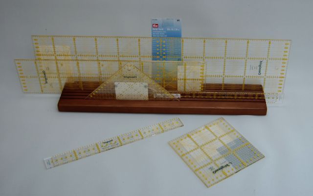 Подставка для линеек из дерева PRYM 611500
