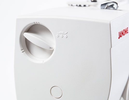 Швейная машина Janome 709