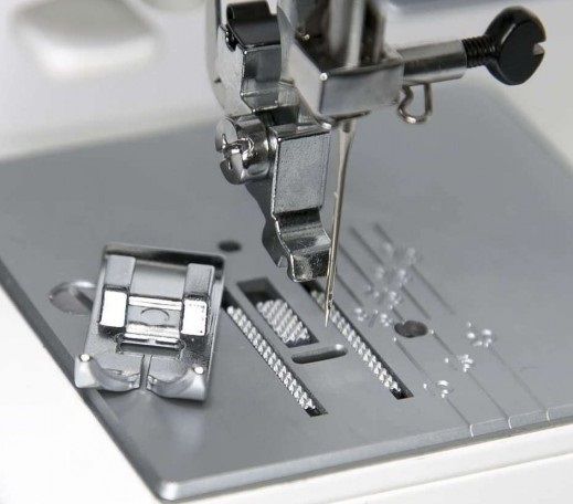 Швейная машина JANOME RS2019S
