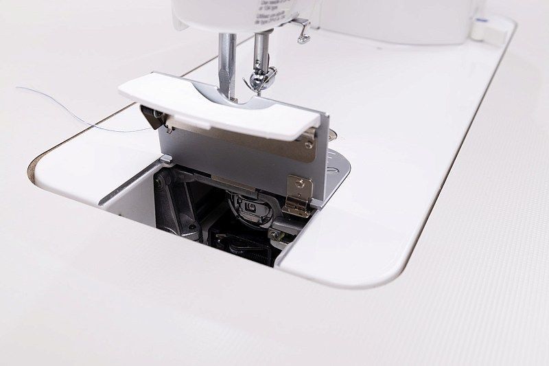 Прямострочная швейная машина Juki TL-2300 Sumato