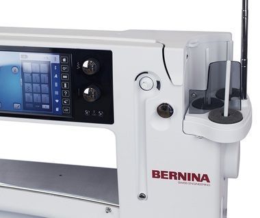 Швейно-вышивальная машина Bernina 880 Plus с вышивальным модулем