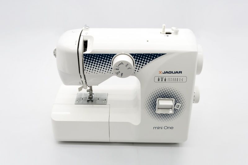 Швейная машина JAGUAR Mini One