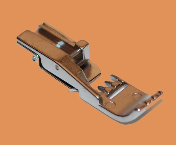 Лапка BabyLock распошивальная BLE8-CCF RO-B5002S10B-E
