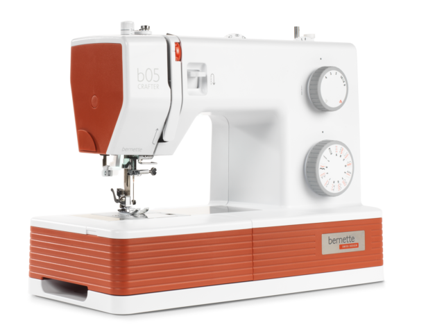 Швейная машина Bernette B05 Crafter