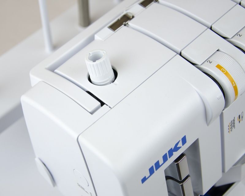 Оверлок Juki MO 680