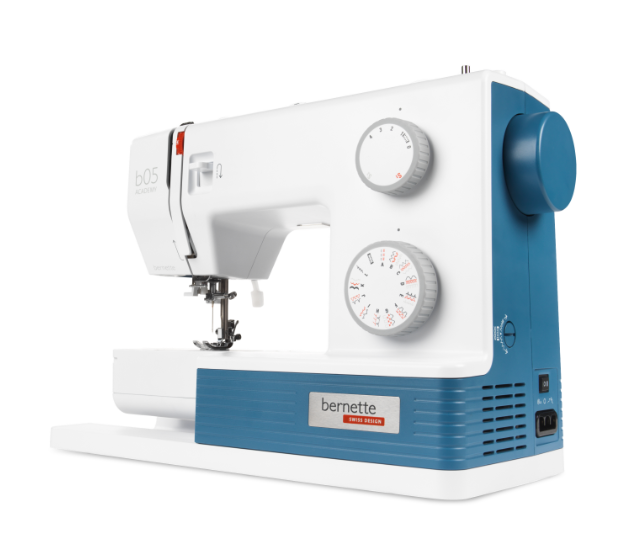 Швейная машина Bernette B05 Academy