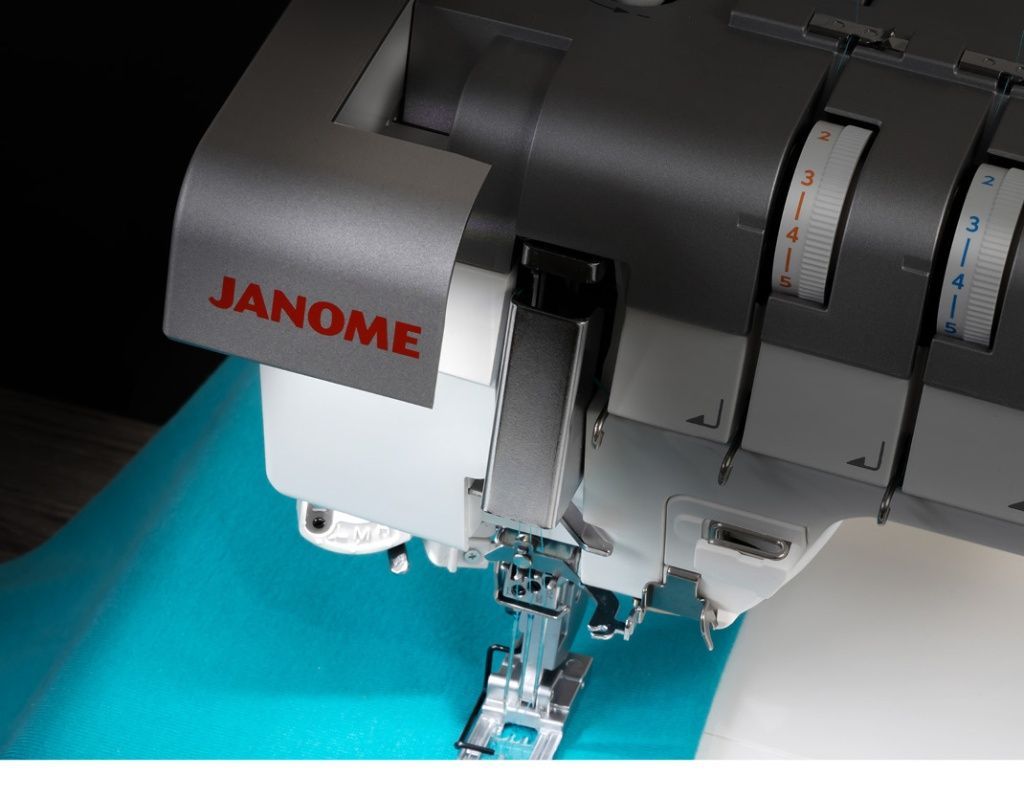 Распошивальная машина Janome CoverPro 3000 Professional