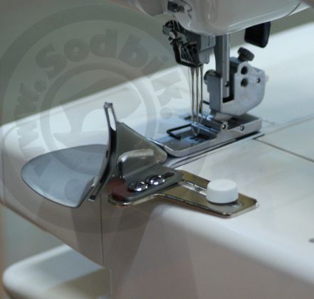 Улитка BLE8-S3 для одинарной подгибки вшиваемой ленты (косой бейки) (28мм) B0421S04A-E