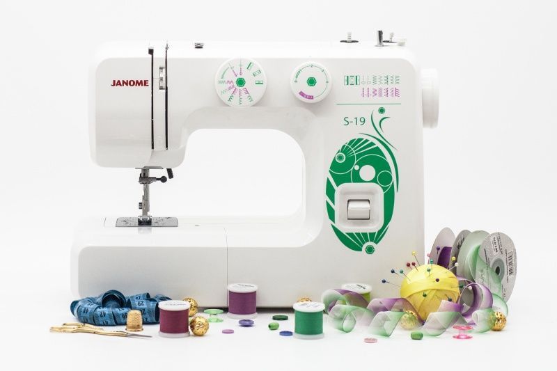 Швейная машина Janome S-19