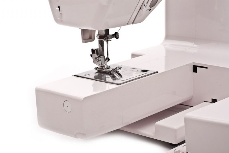 Швейная машина Merrylock 8350