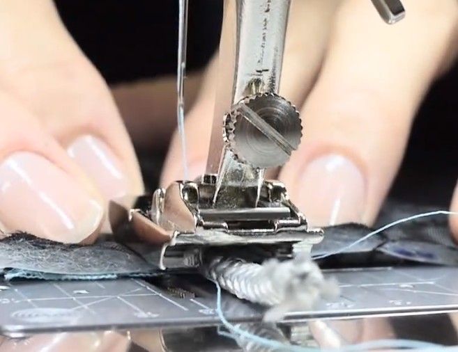 Лапка Bernina №12 для обработки трикотажа (5мм)