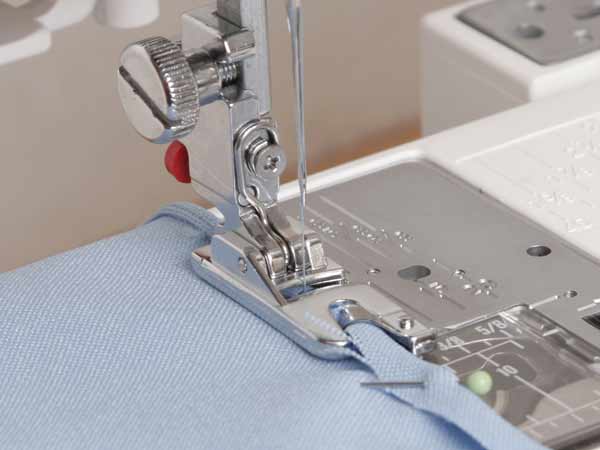 Лапка Janome подрубатель 2 мм  743-815-000