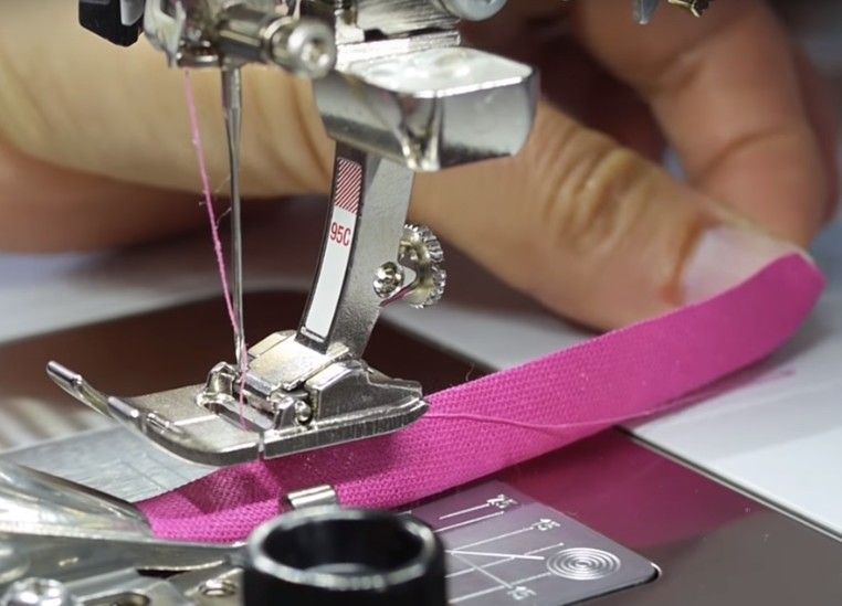Лапка Bernina №95С для устройства для окантовки срезов косой бейкой