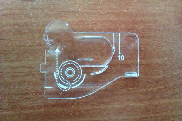 Крышка игольной пластины Juki F-серии 40064685 Крышка игольной пластины Juki F-серии 40064685