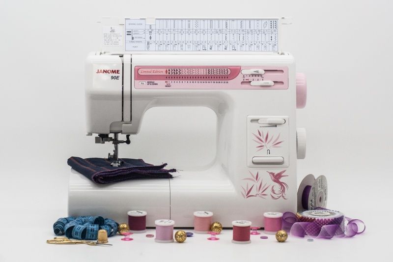 Швейная машина Janome 90e
