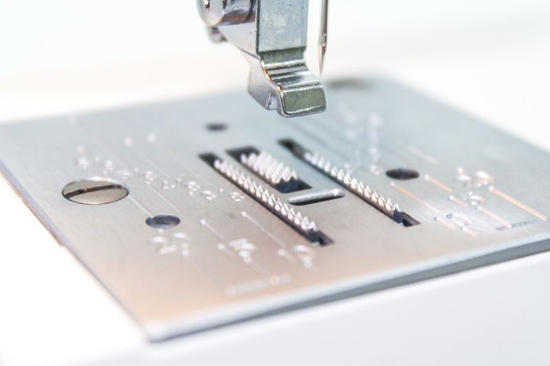 Швейная машина Janome Legend 2515