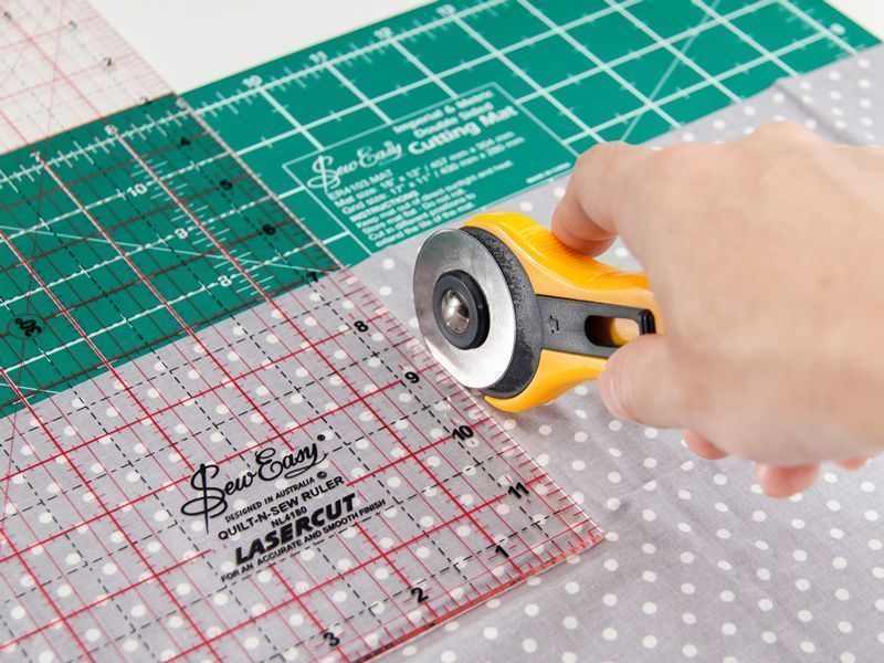 Набор для квилтинга: мат 430 х 280 мм, линейка, нож Sew Easy ER4103