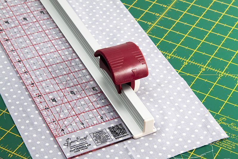 Линейка с ножом для раскроя, 13 1/2'' х 4 1/2" Hemline ER4185