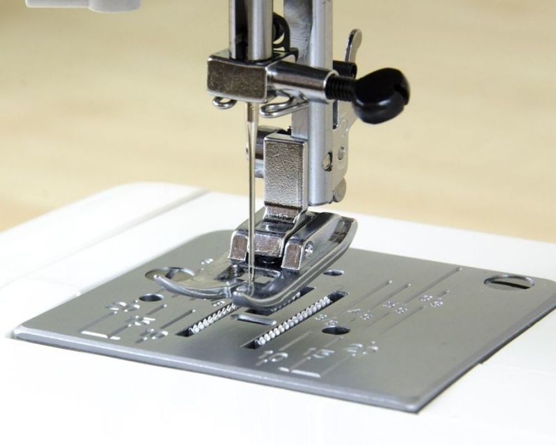 Швейная машина Janome PS 120