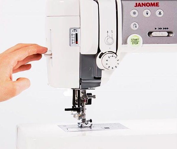 Швейная машина Janome Memory Craft 6700P