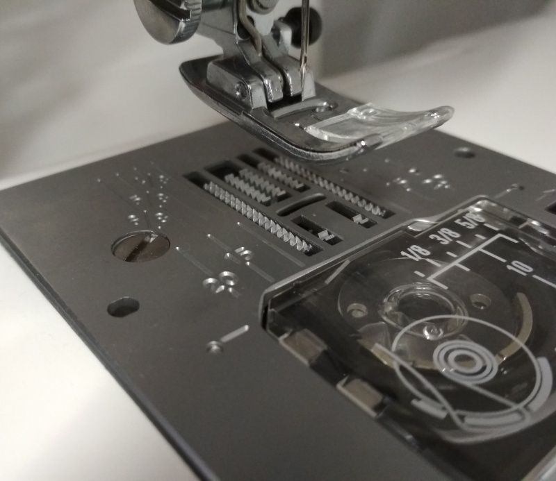 Швейная машина Janome 7518A (без чехла)