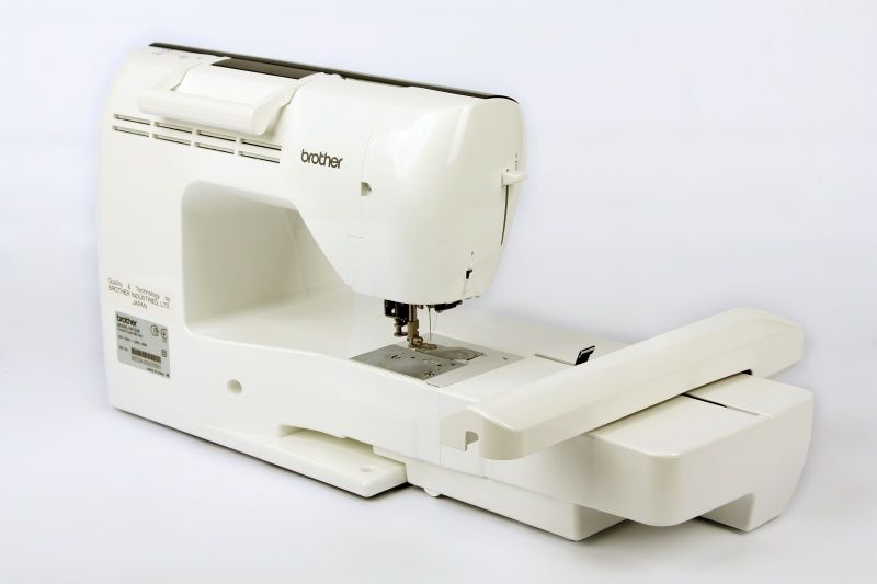 Вышивальная машина Brother NV-750E