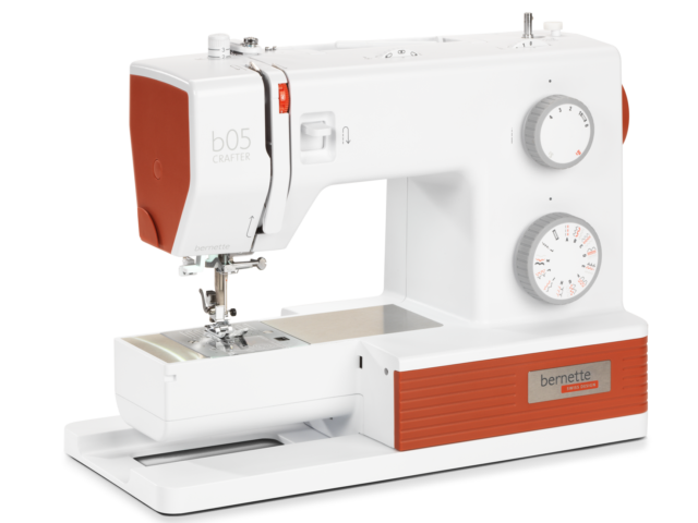 Швейная машина Bernette B05 Crafter