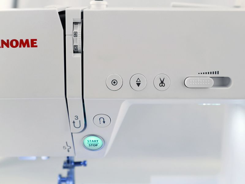 Швейная машина Janome DC 7100