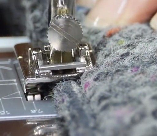 Лапка Bernina №12 для обработки трикотажа (5мм)