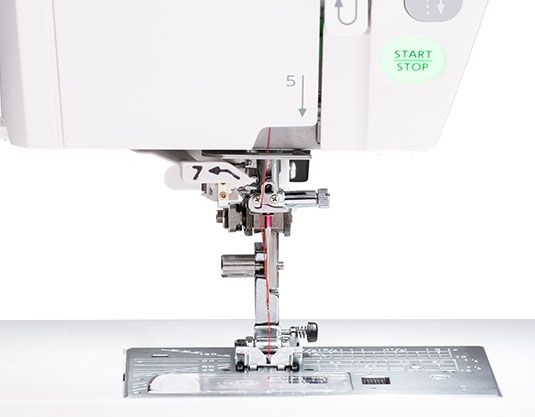 Швейная машина Janome Memory Craft 9450 QCP