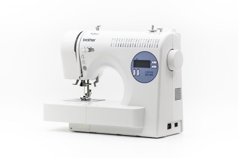 Швейная машина Brother DS-140