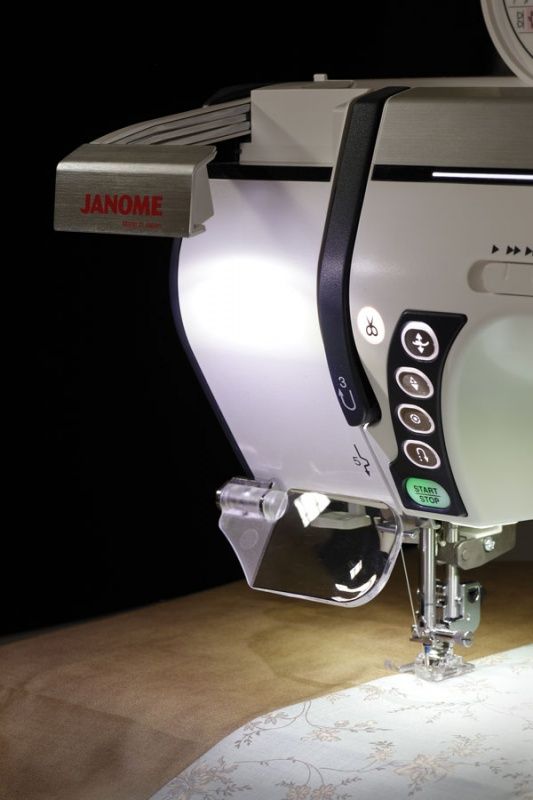 Швейно-вышивальная машина Janome Memory Craft 12000