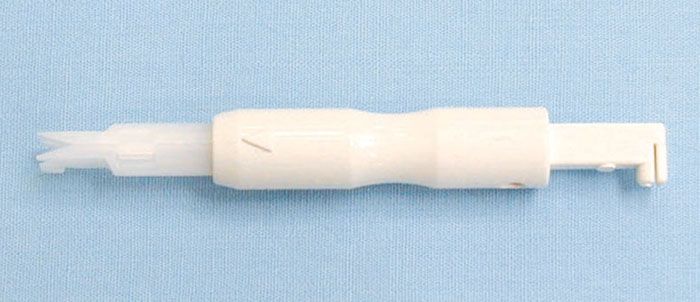 Ручной нитевдеватель Janome (в блистере) 200-347-008