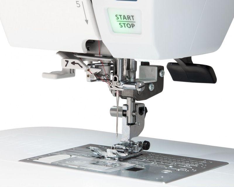 Швейная машина Janome Skyline S6