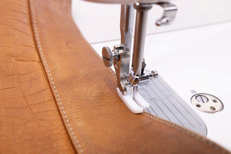 Прямострочная швейная машина Juki TL-2300 Sumato