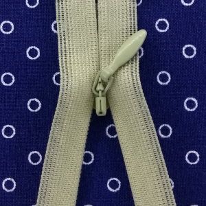 Молния потайная 22см, неразъемная тип 2 (4,20мм) YKK 0004715/22 CHC-26 (561)