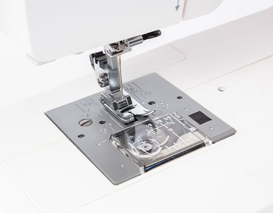 Швейная машина Janome 709