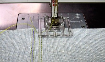Лапка Bernina №46C прозрачная для защипов и декоративных строчек