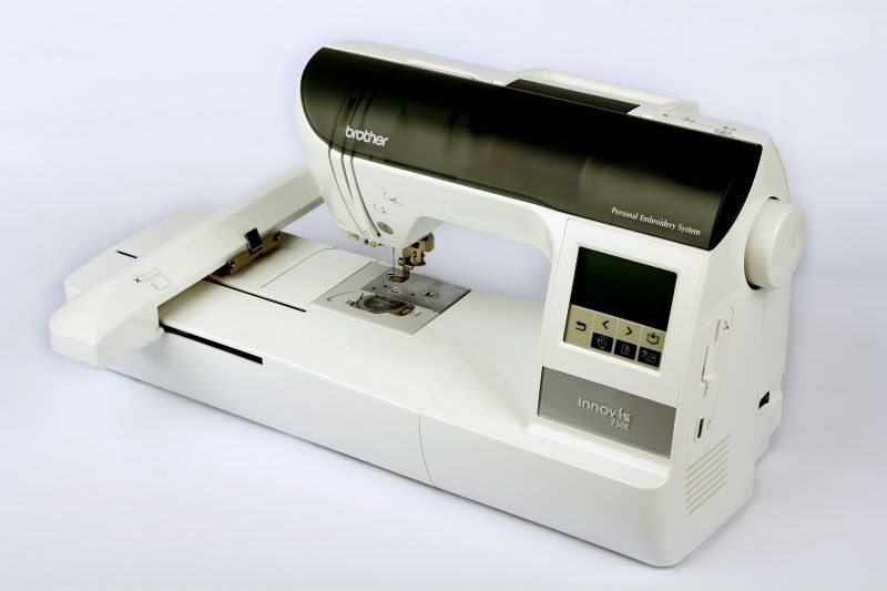 Вышивальная машина Brother NV-750E