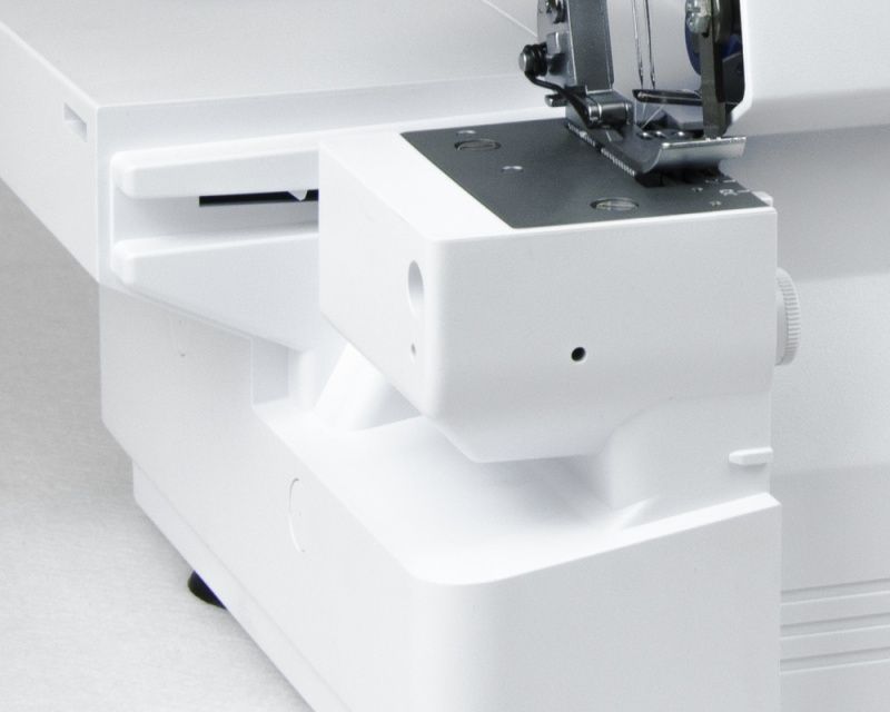 Оверлок Juki MO 680