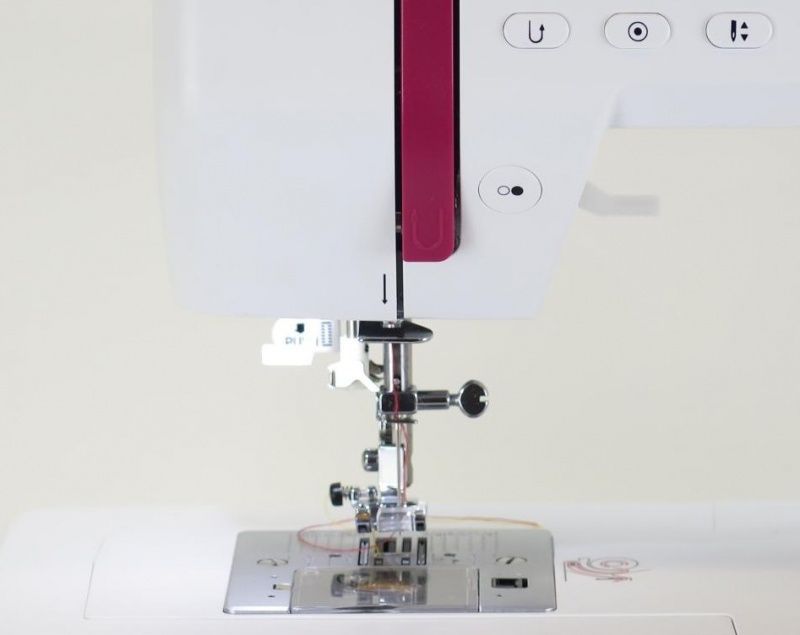 Швейная машина Bernina Bernette Sew&Go 8 | Фото 4