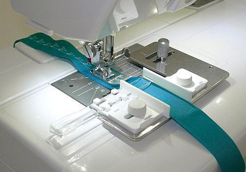 200-444-408 Приспособление Janome для пришивания тесьмы (гор.челнок)