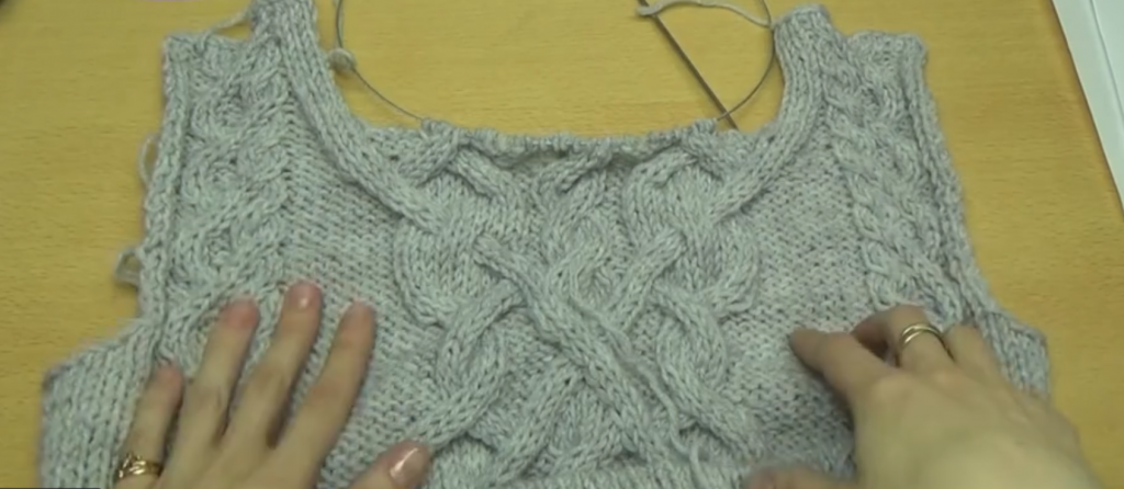 Вязание спицами из мохера — описание схем вязания женских вещей для начинающих